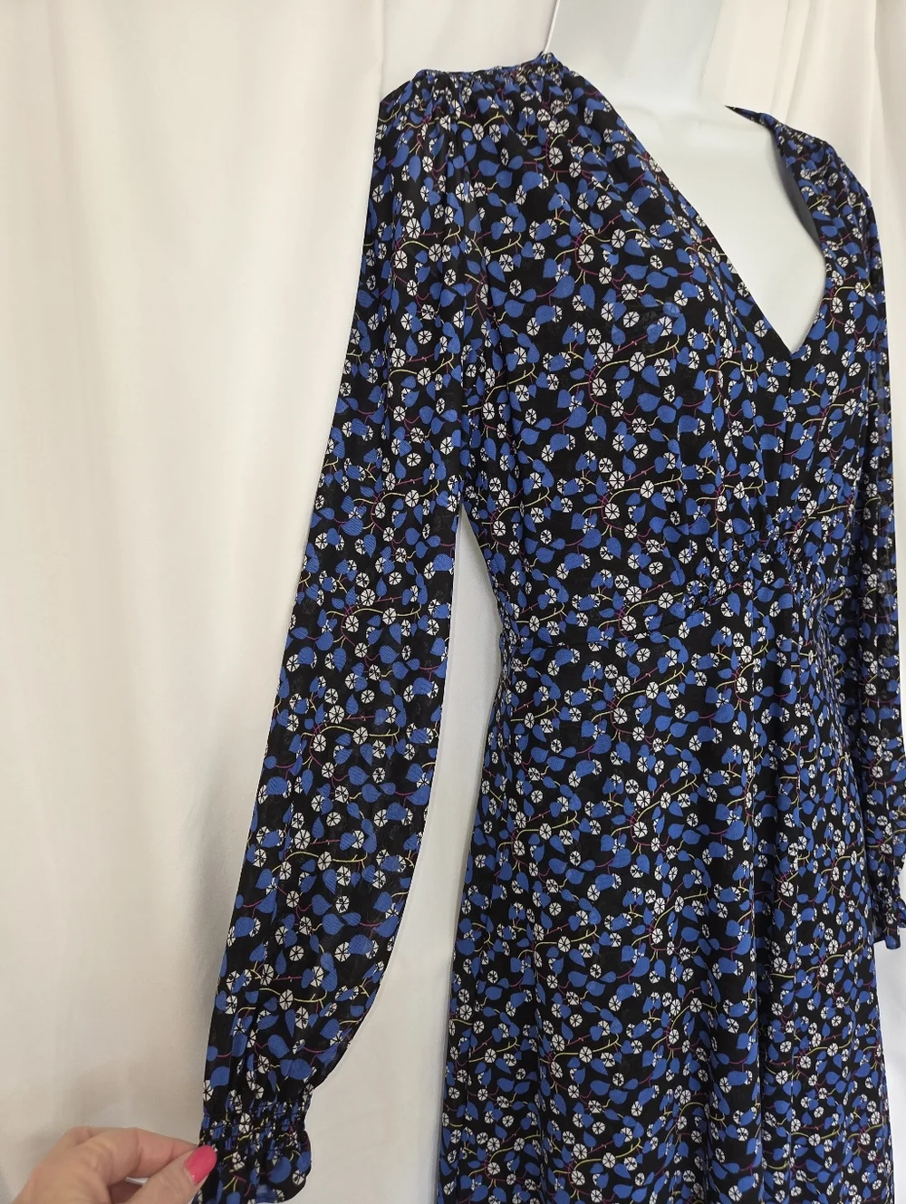 CAbi Blue Floral V-Neck Long Sleeve Dress Size M